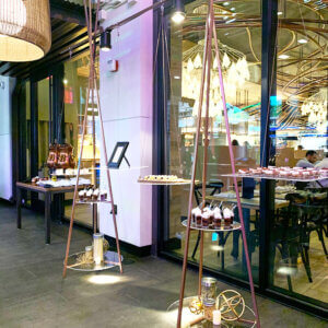 Metal Swing Buffet with Pin Spots