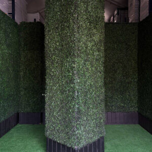 2' x 2' x 8' Corner Hedge Wall